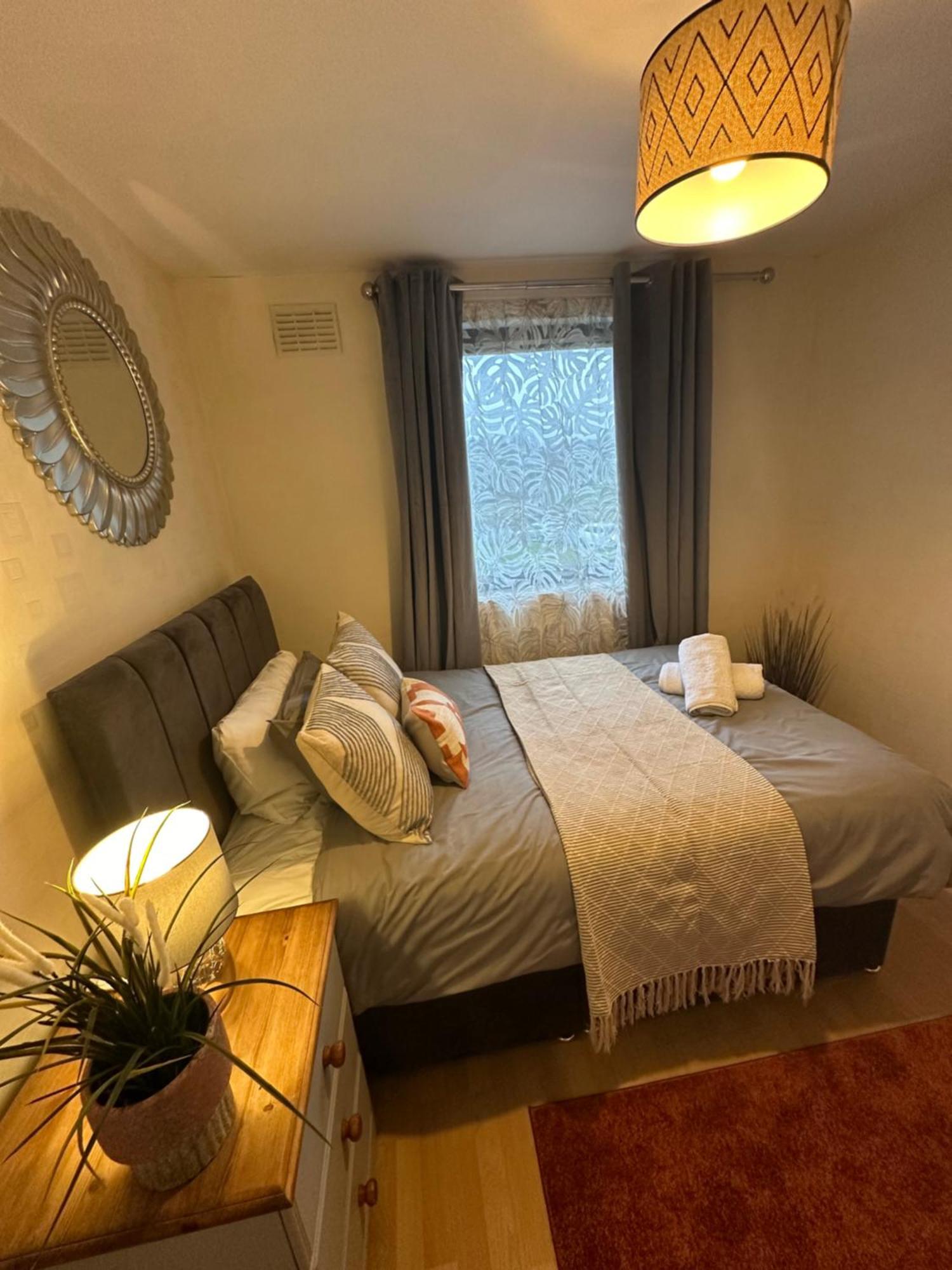 Dalneigh Spacious 3 Bedroom Flat Close To City Center מראה חיצוני תמונה