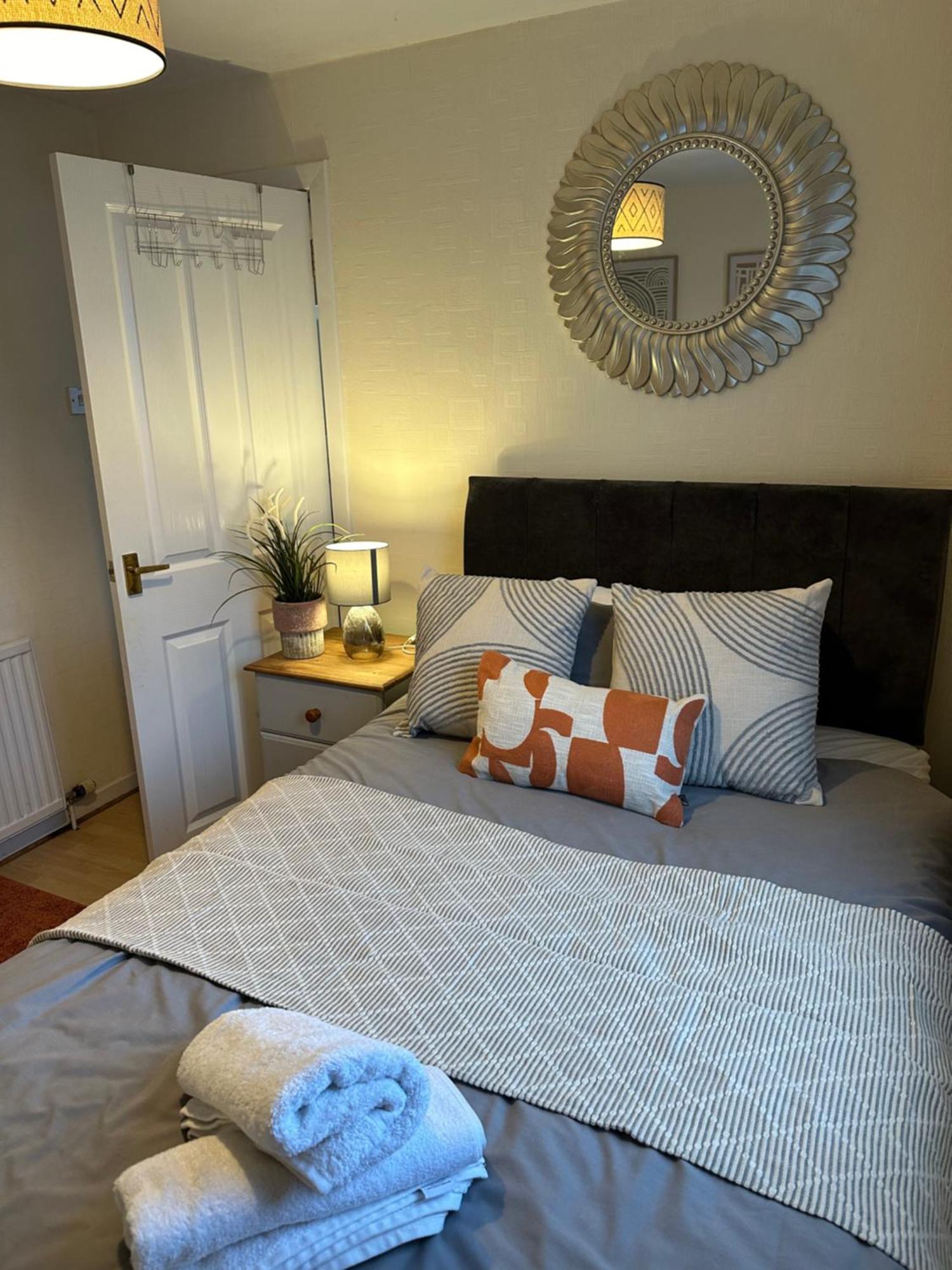 Dalneigh Spacious 3 Bedroom Flat Close To City Center מראה חיצוני תמונה
